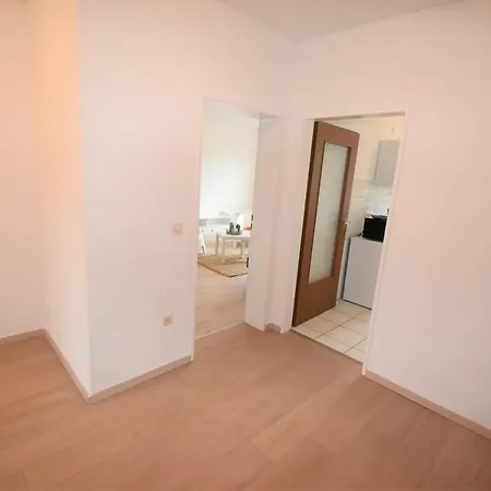 Geraumige 3-zimmer-wohnung In *